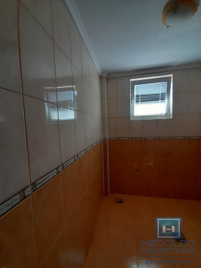 Na prodaju kuća u Ćupriji 52