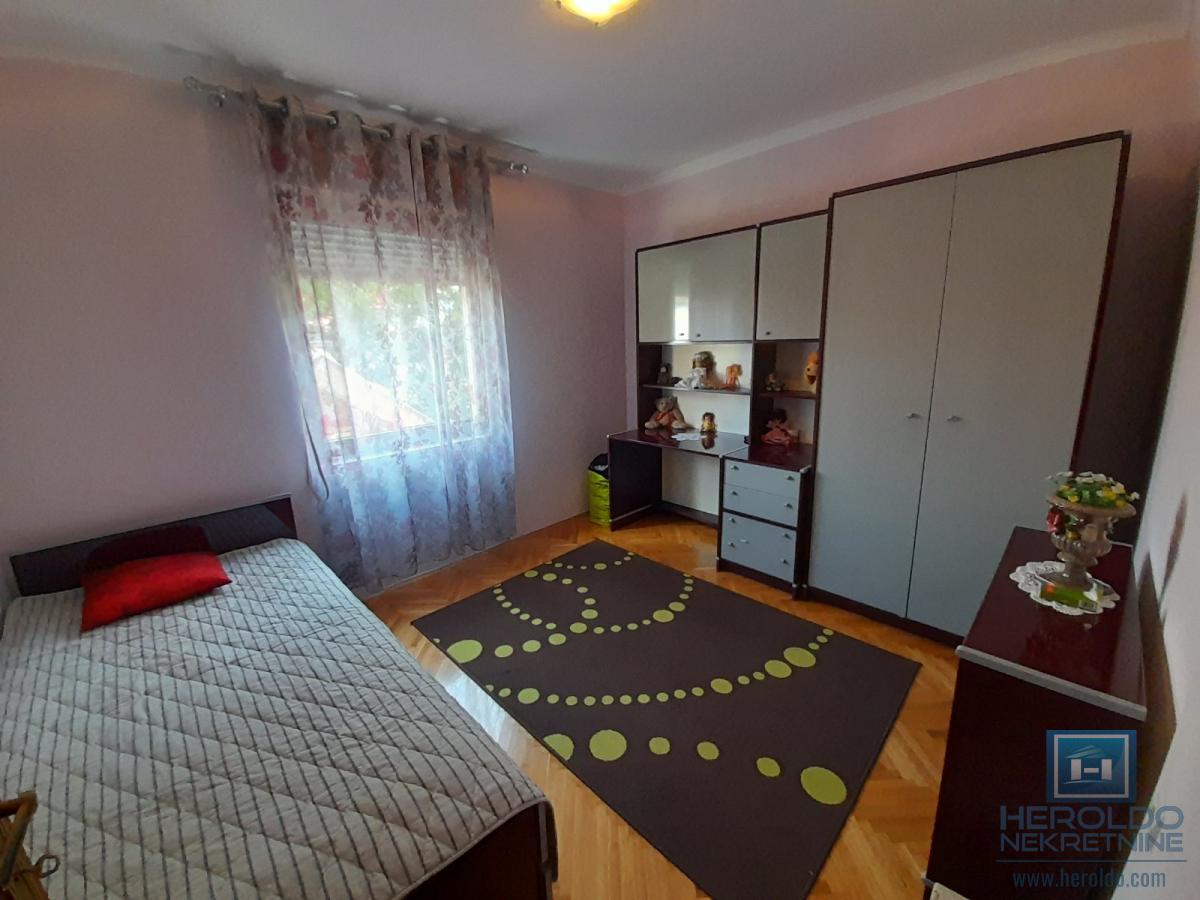 Na prodaju kuća u Ćupriji 54