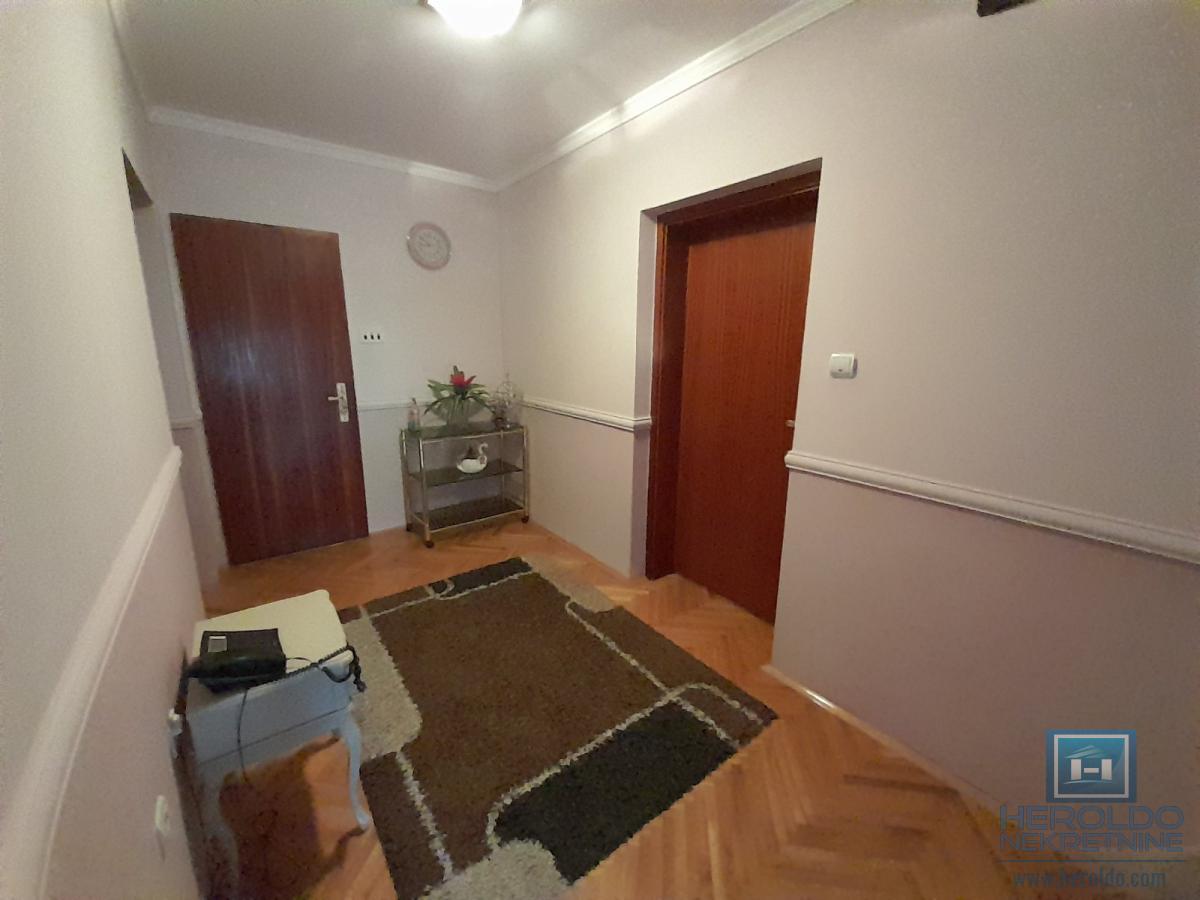 Na prodaju kuća u Ćupriji 17