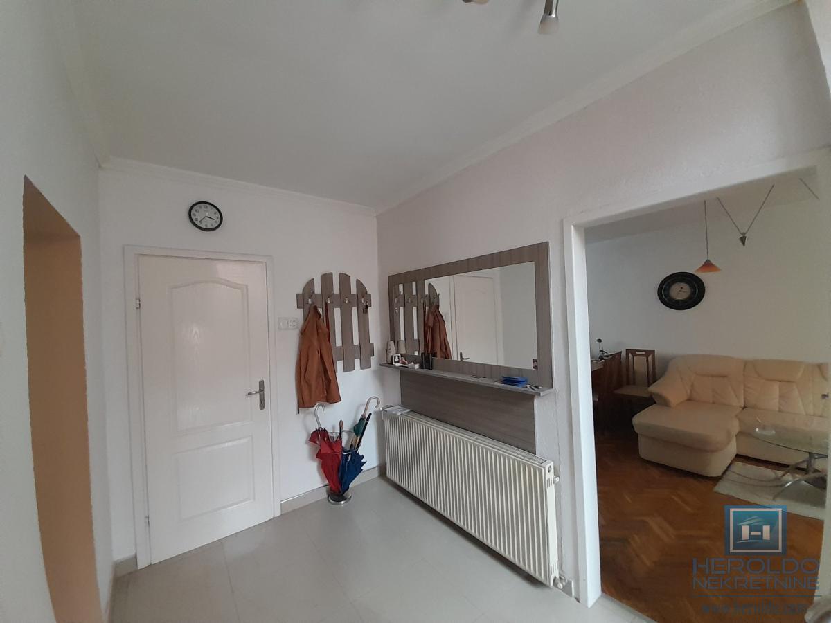 Na prodaju kuća u Ćupriji 22