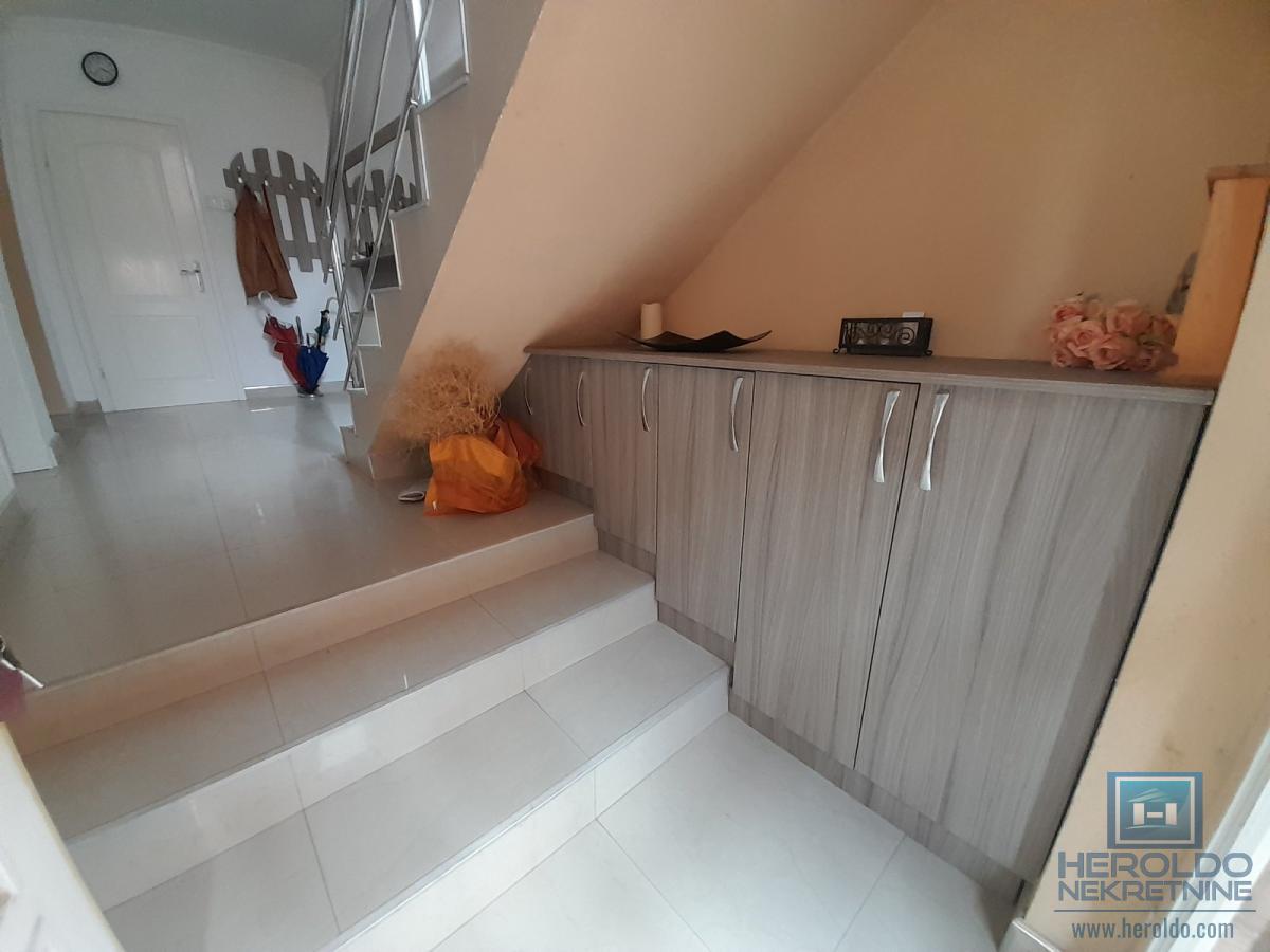 Na prodaju kuća u Ćupriji 24