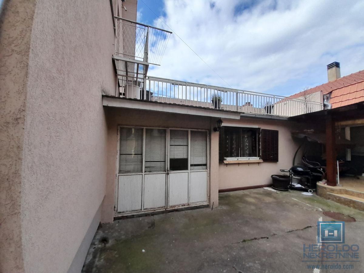 Na prodaju kuća u Ćupriji 25