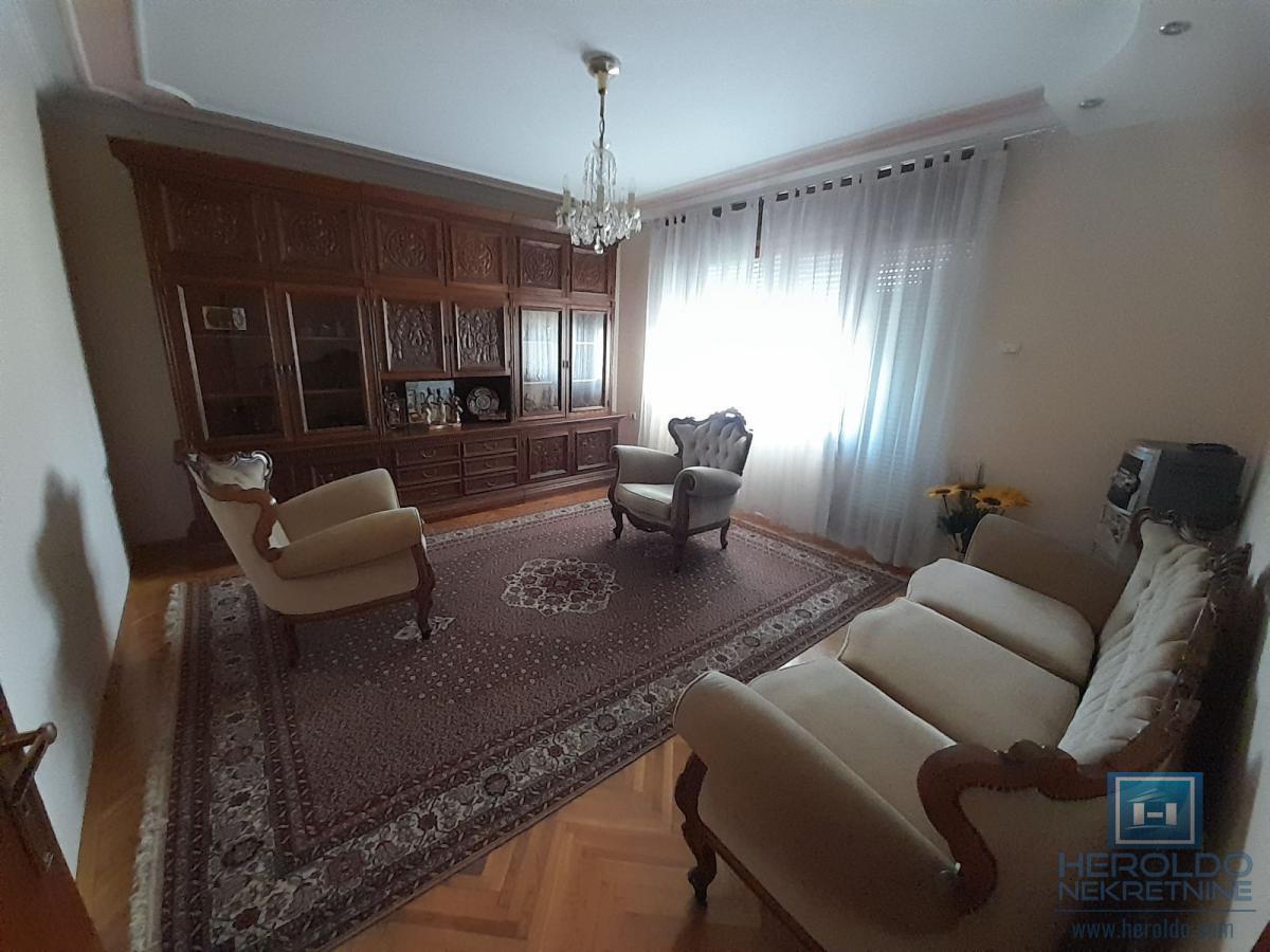 Na prodaju kuća u Ćupriji 43