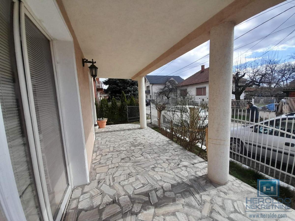 Na prodaju kuća u Ćupriji 3