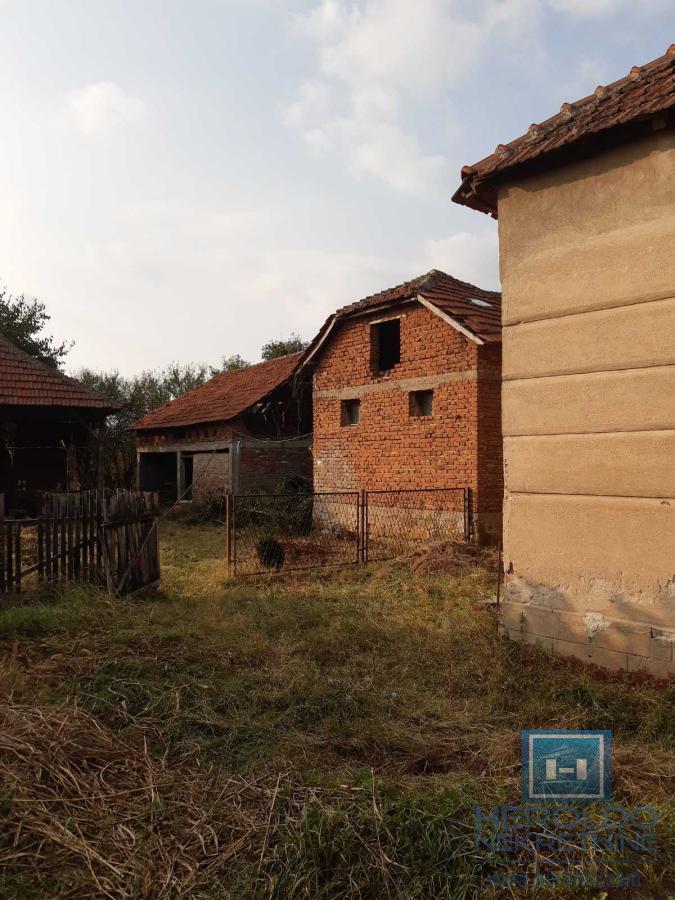 Na prodaju kuća u Mijatovcu 2