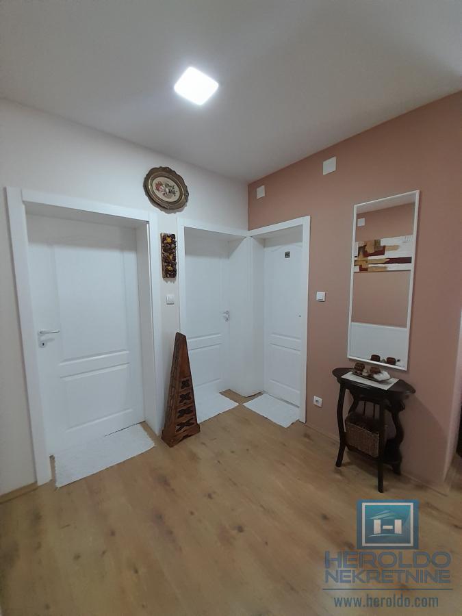 Na prodaju kuća u Sisevcu 12
