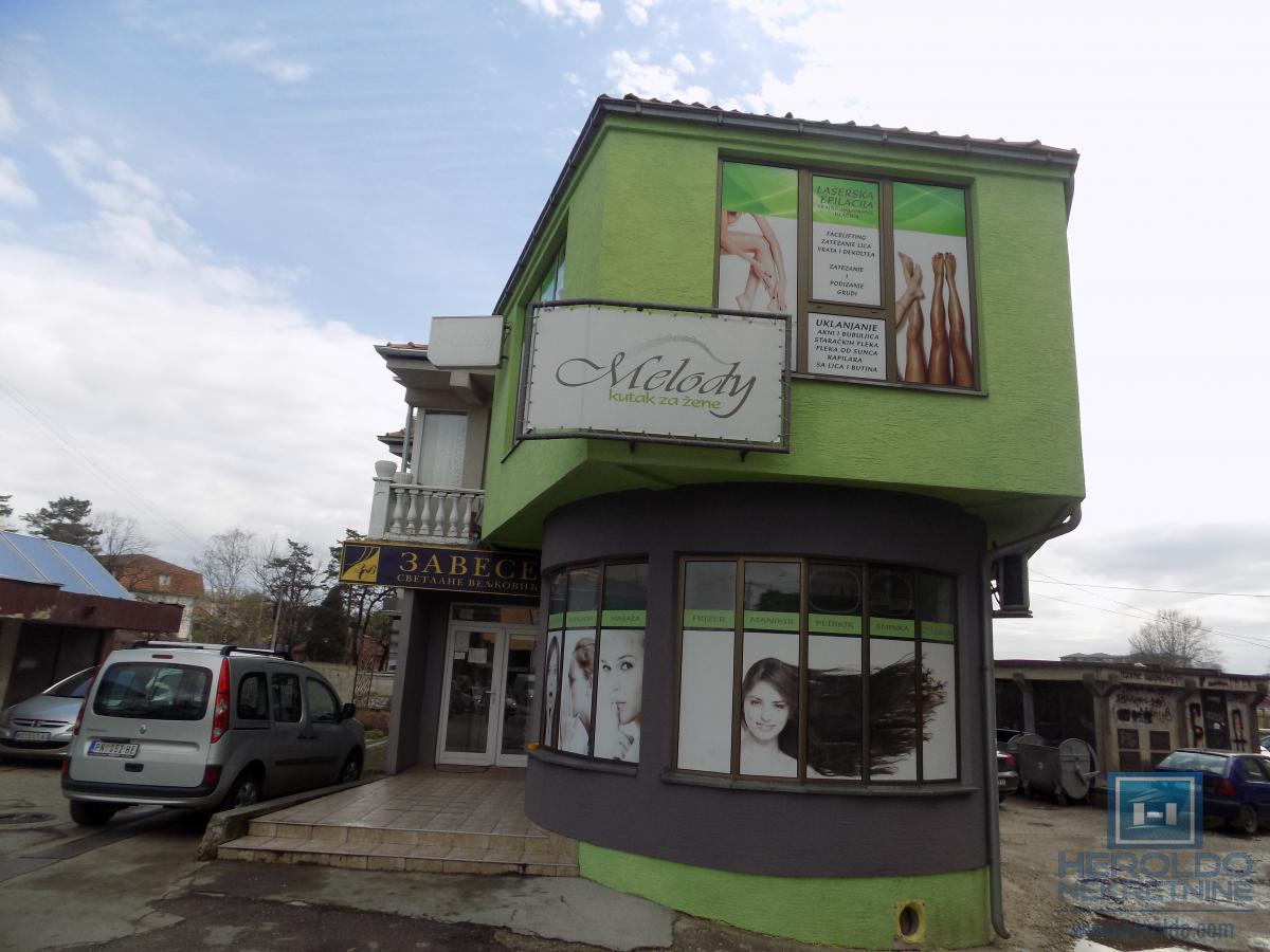 Na prodaju lokal pored hotela Petrus 3