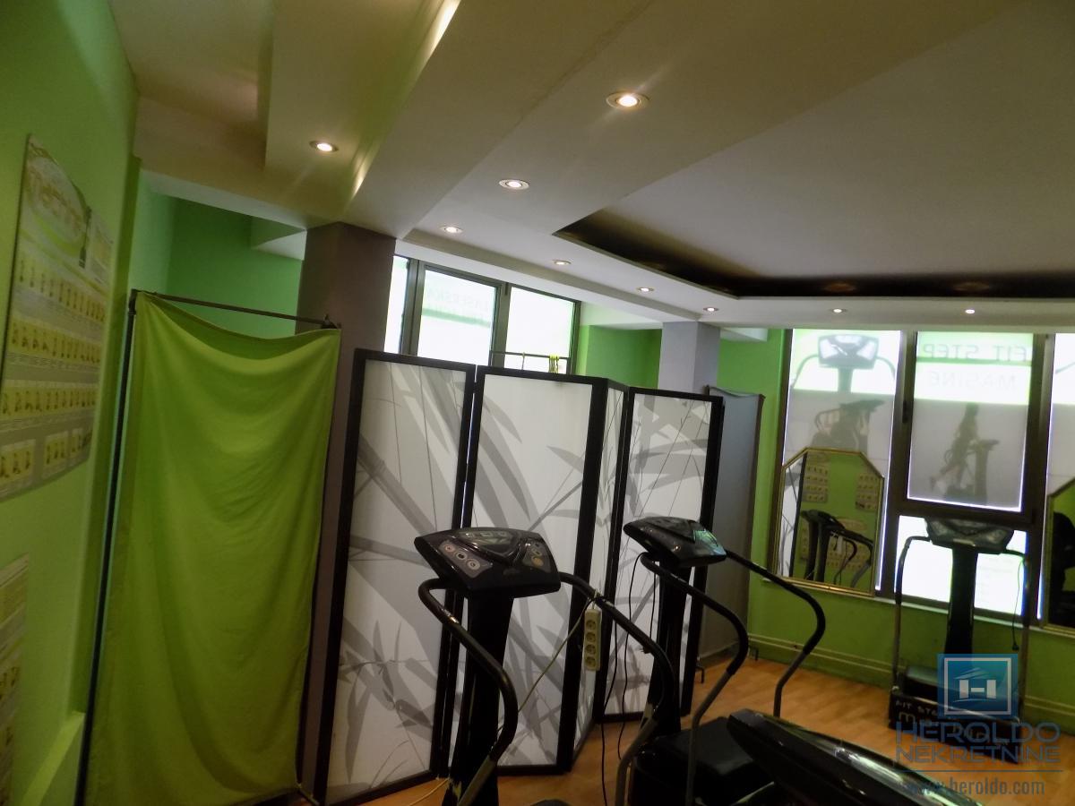 Na prodaju lokal pored hotela Petrus 6