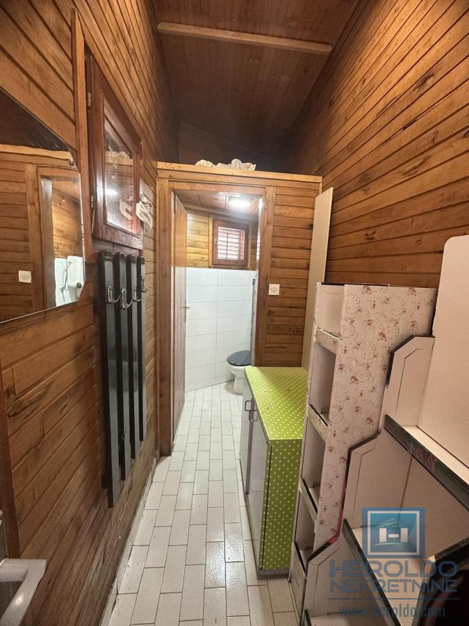 Na prodaju lokal u centru Ćuprije 5