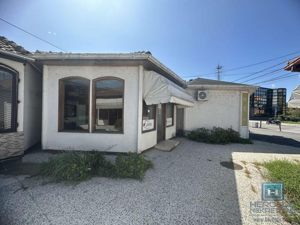 Na prodaju lokal u centru Ćuprije 10