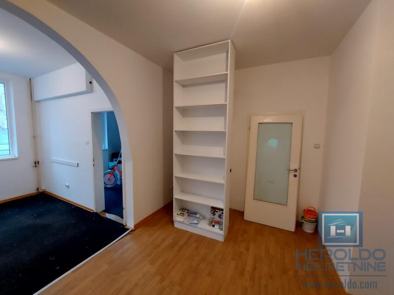 Na prodaju lokal u Jagodini 5