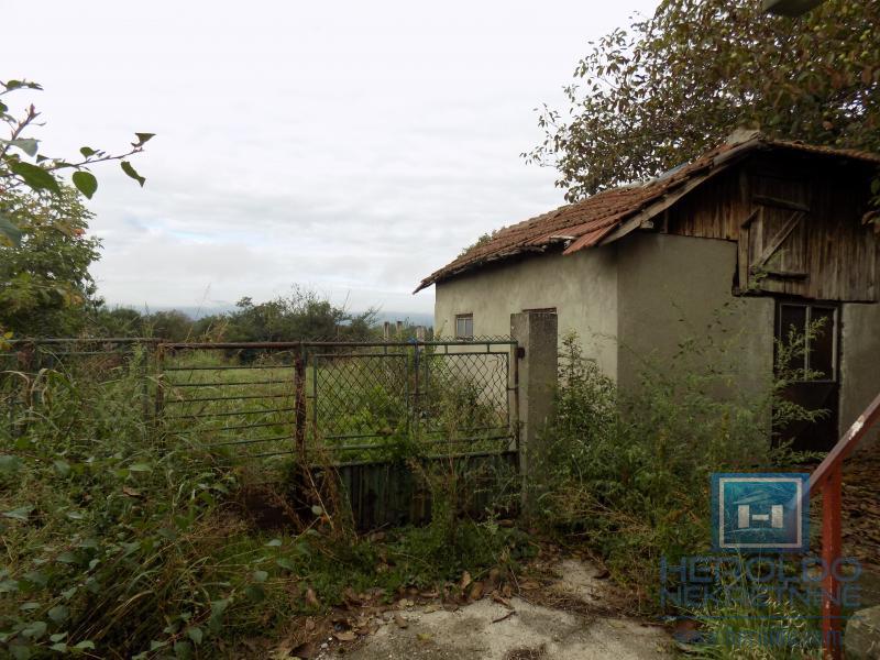 Na prodaju nezavršena kuća u Ćupriji 8