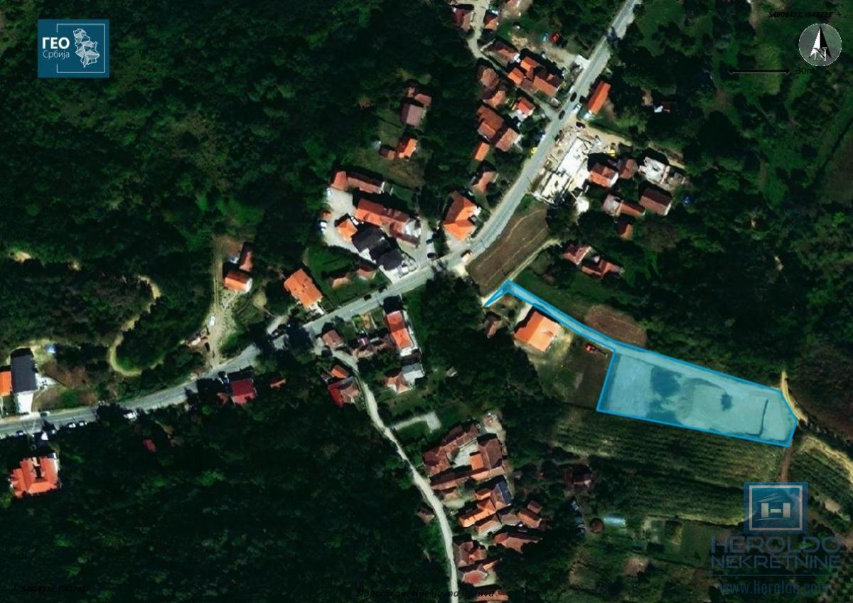 Na prodaju plac u Ribarskoj banji 2