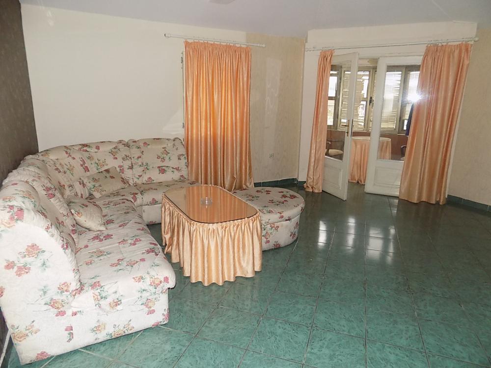 Na prodaju poslovni objekat 18