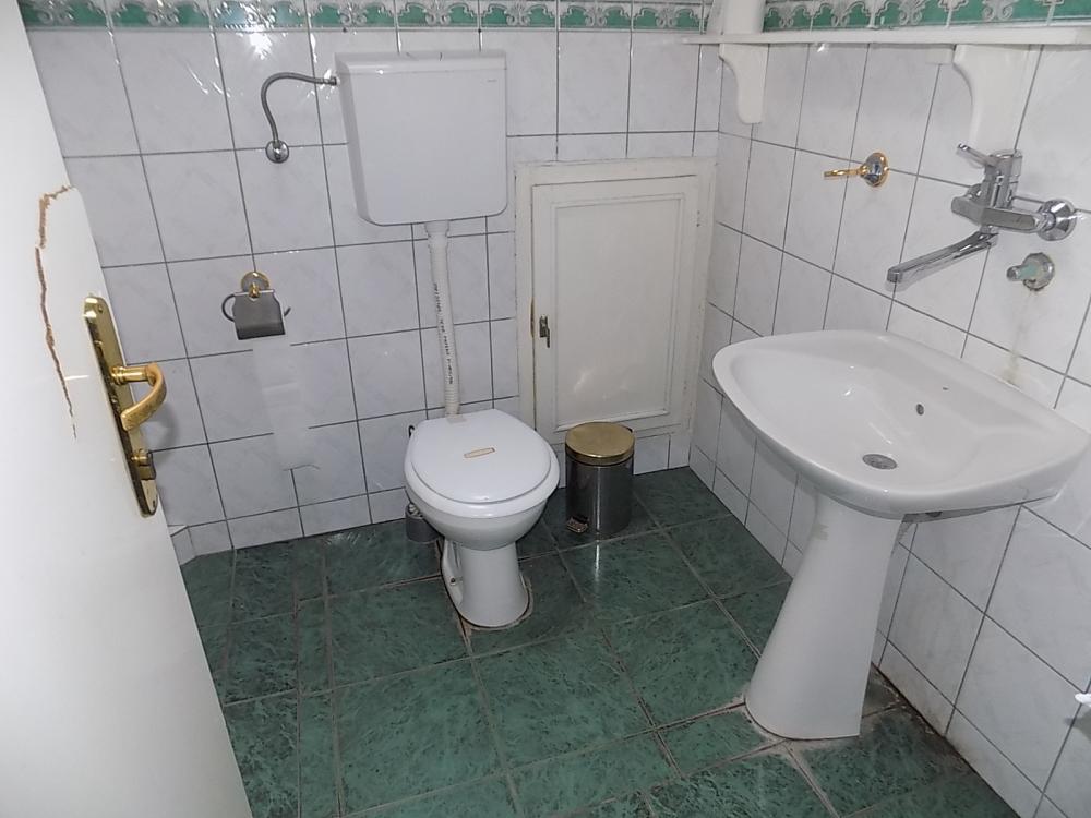 Na prodaju poslovni objekat 21