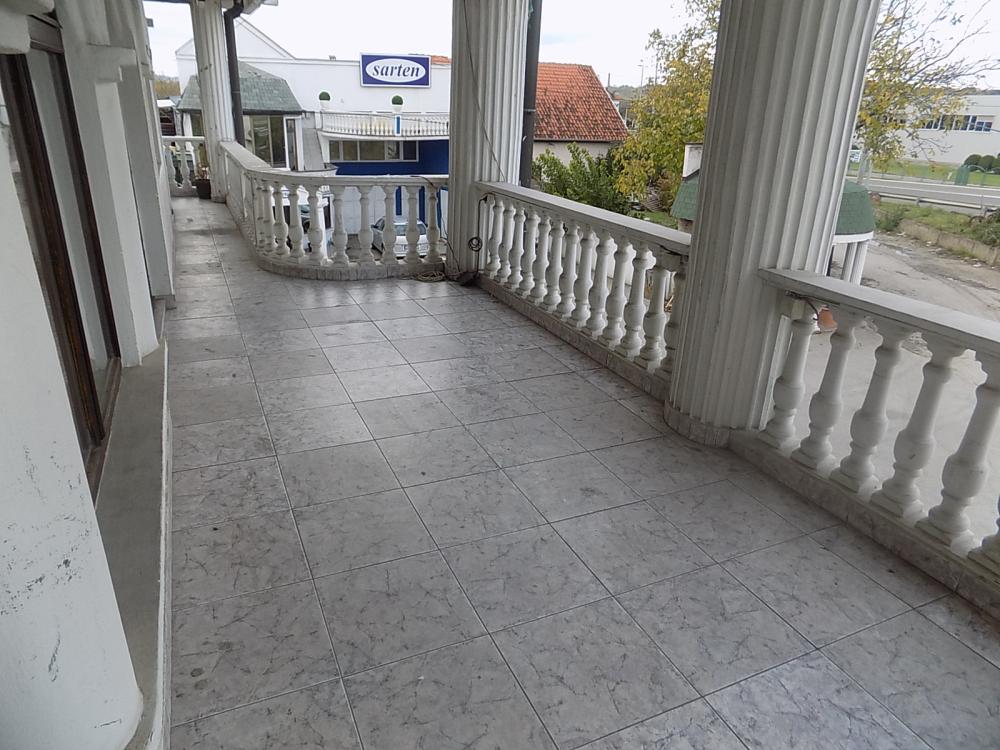 Na prodaju poslovni objekat 23