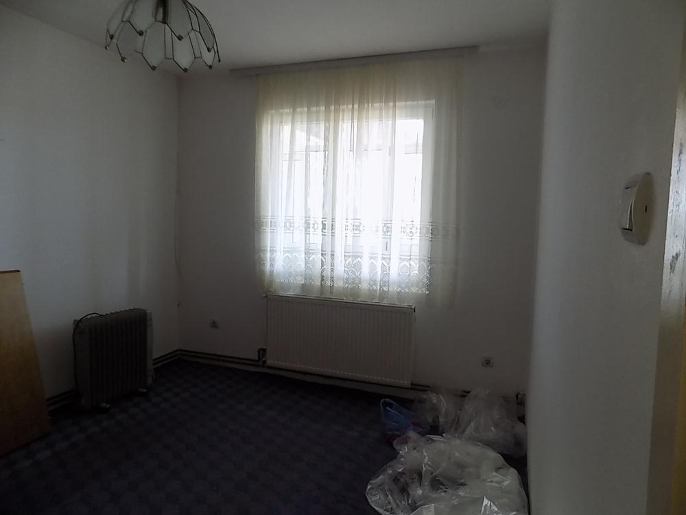 Na prodaju poslovni objekat 18