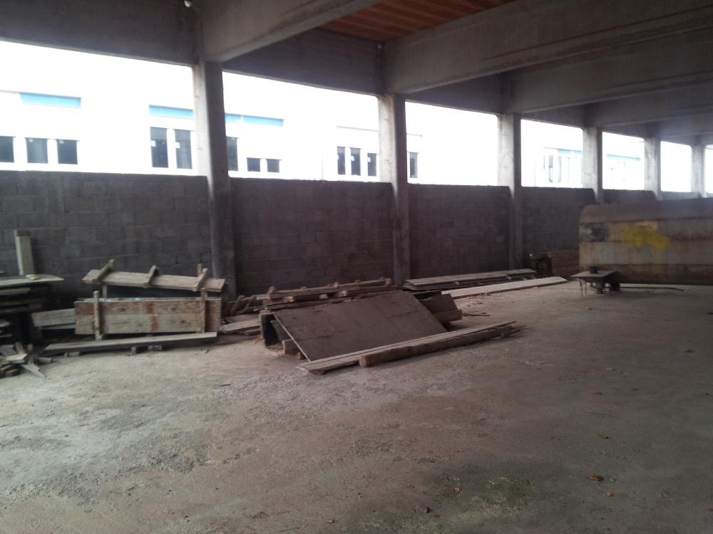 Na prodaju poslovni objekat 6