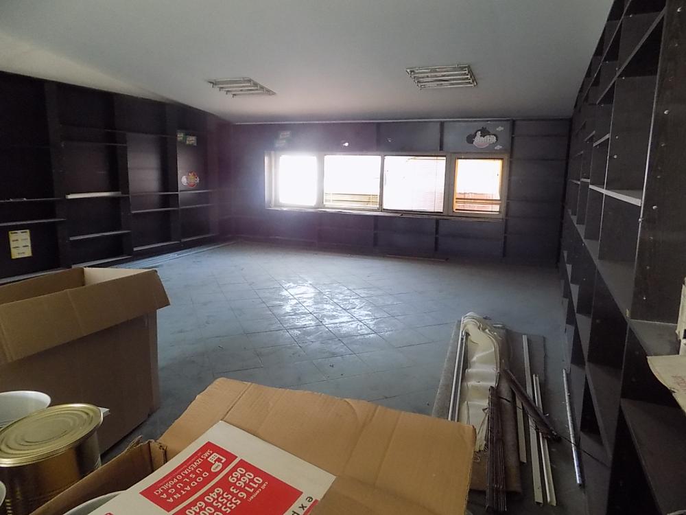 Na prodaju poslovni objekat 30