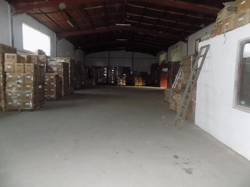 Na prodaju poslovni objekat 33