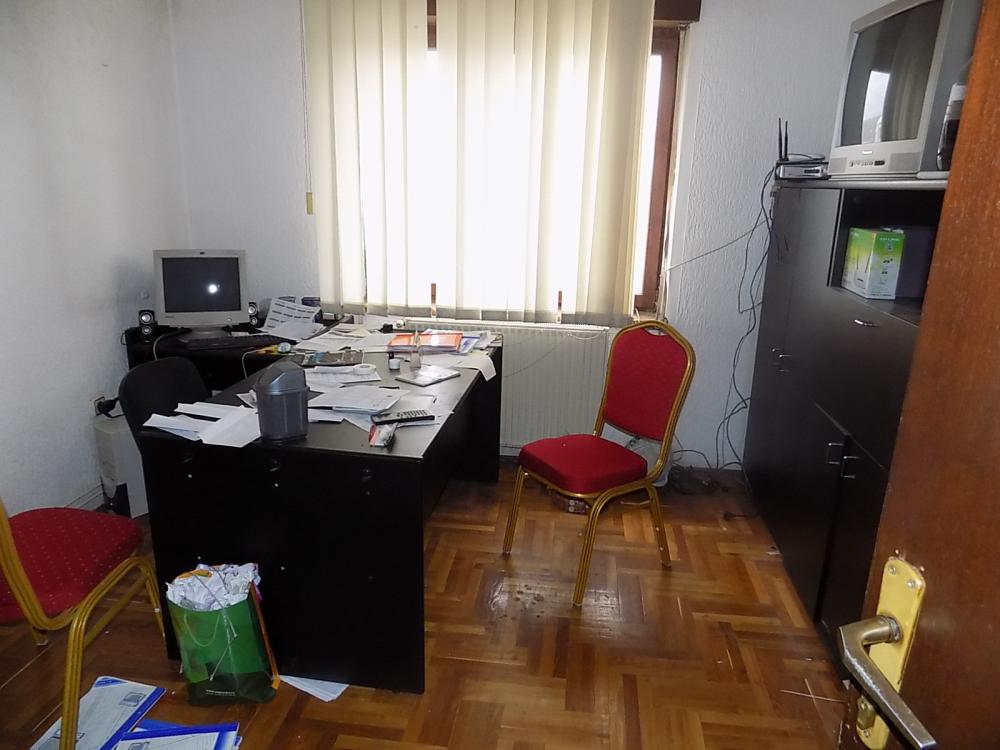 Na prodaju poslovni objekat 11