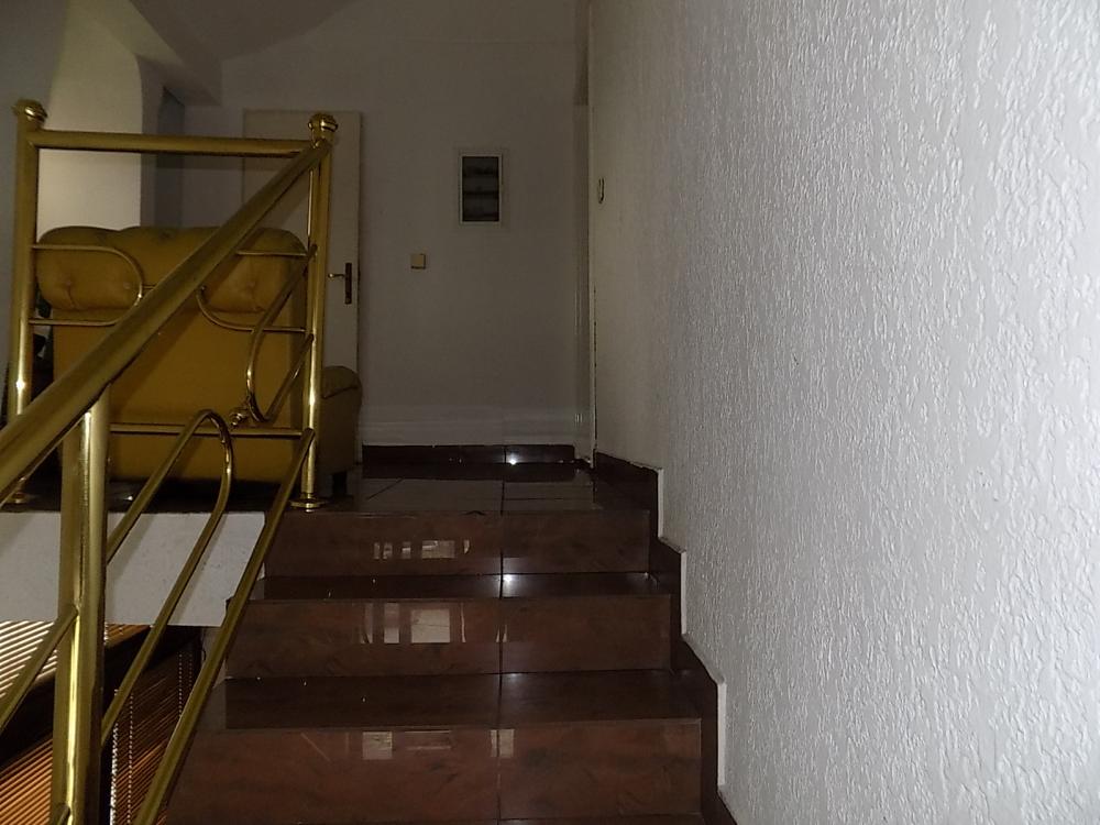 Na prodaju poslovni objekat 13