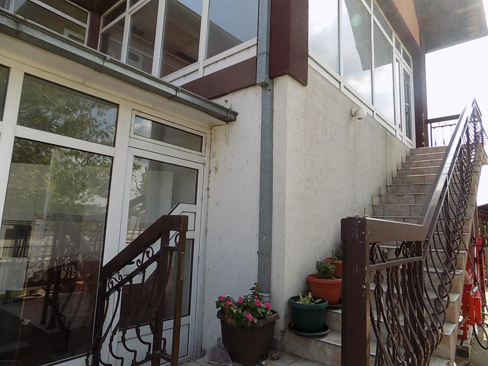 Na prodaju poslovni objekat 8