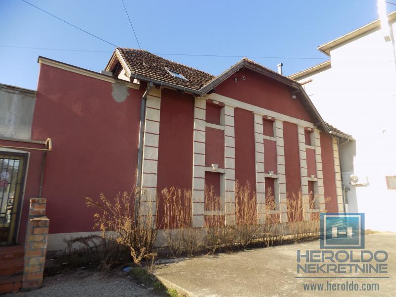 -Na prodaju poslovni-ugostiteljki objekat 2