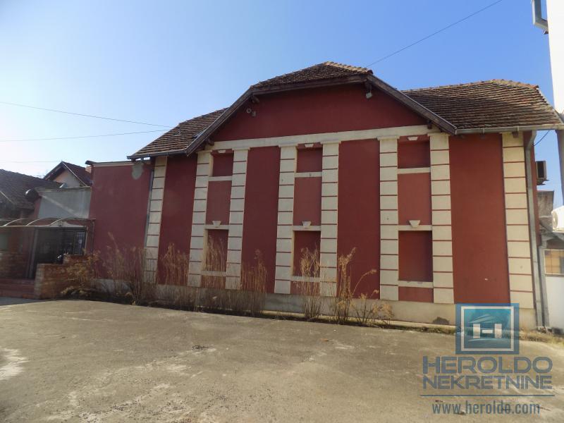 -Na prodaju poslovni-ugostiteljki objekat 3