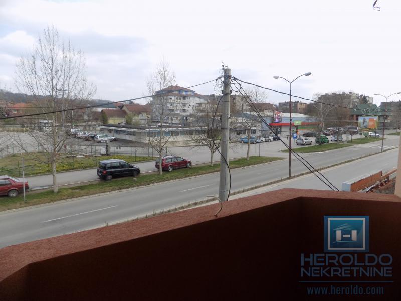 Na prodaju poslovno-stambeni objekat na odličnoj lokaciji 10