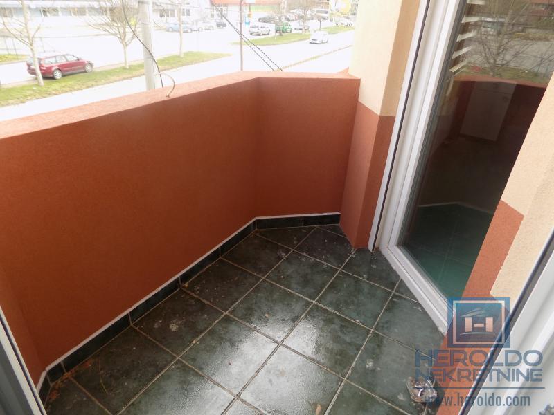 Na prodaju poslovno-stambeni objekat na odličnoj lokaciji 11