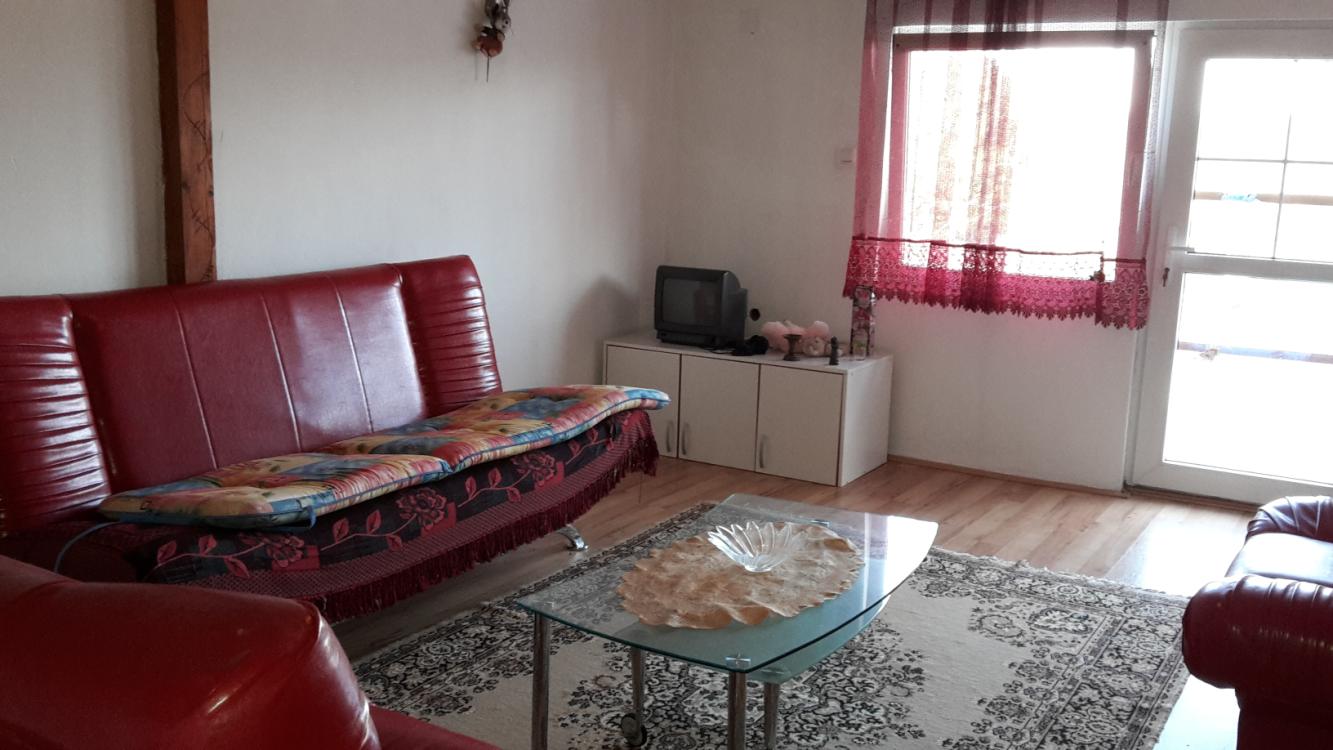 Na prodaju poslovno-stambeni objekat 5