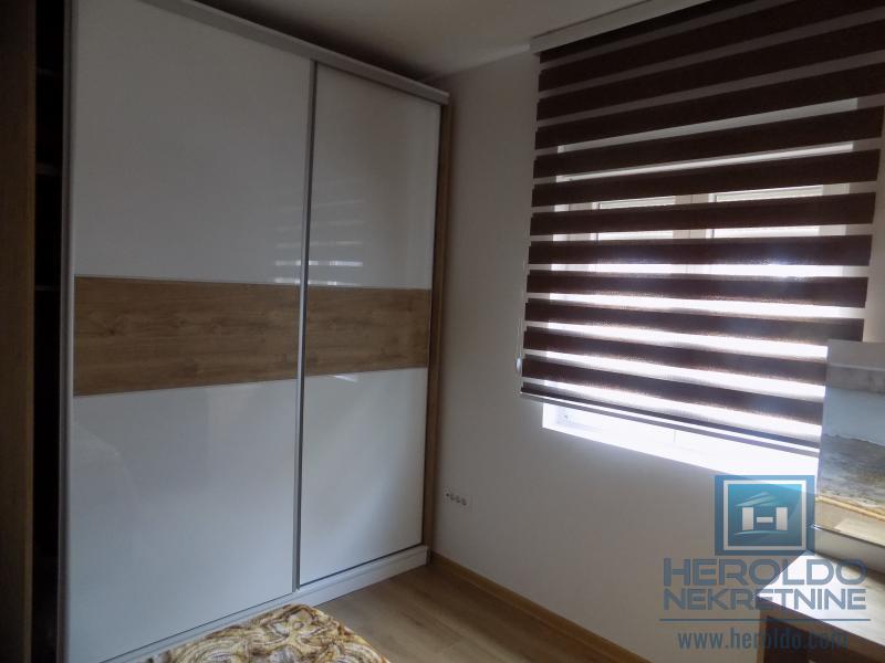 Na prodaju poslovno-stambeni objekat na odličnoj lokaciji 33