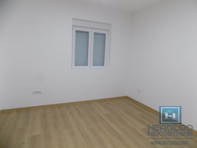 Na prodaju poslovno-stambeni objekat na odličnoj lokaciji 35