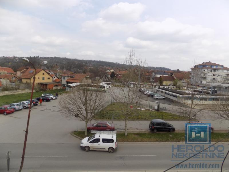 Na prodaju poslovno-stambeni objekat na odličnoj lokaciji 15