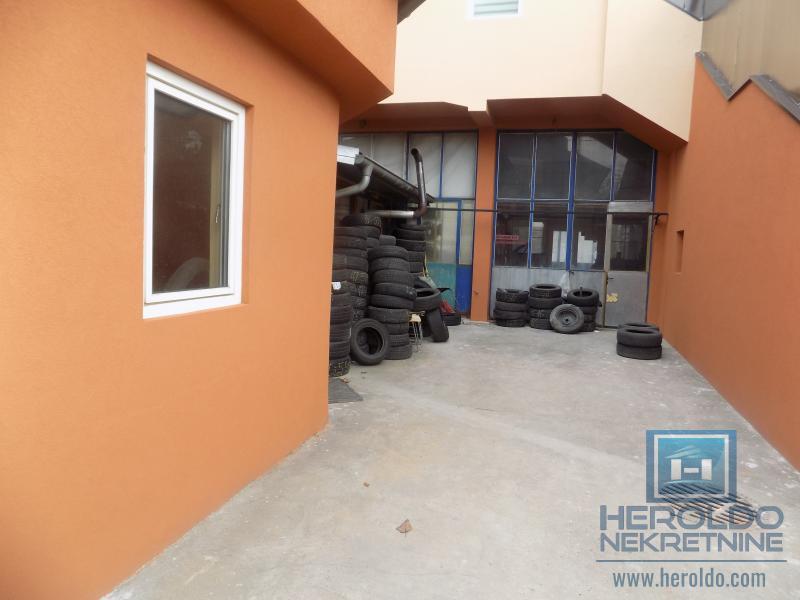 Na prodaju poslovno-stambeni objekat na odličnoj lokaciji 18