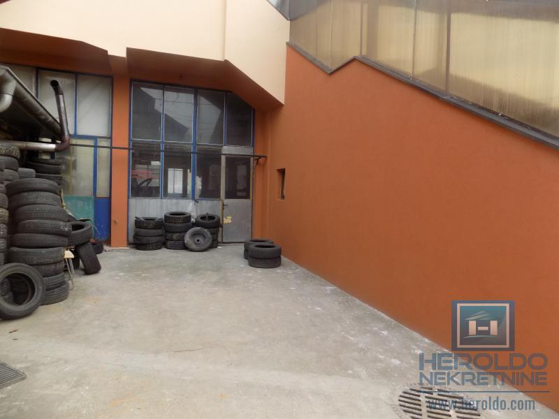 Na prodaju poslovno-stambeni objekat na odličnoj lokaciji 25