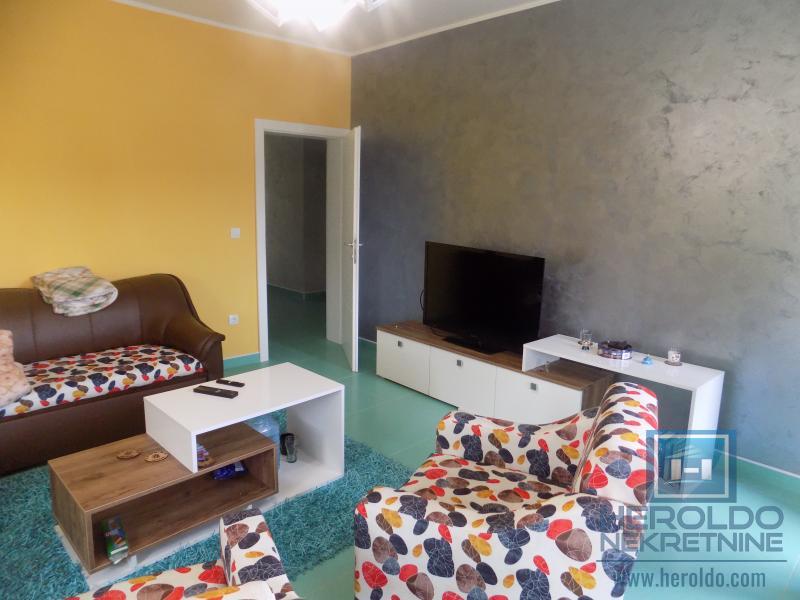 Na prodaju poslovno-stambeni objekat na odličnoj lokaciji 2