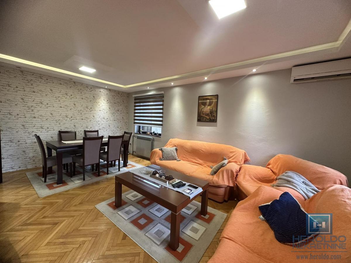 Na prodaju spratna kuća u Ćupriji 4