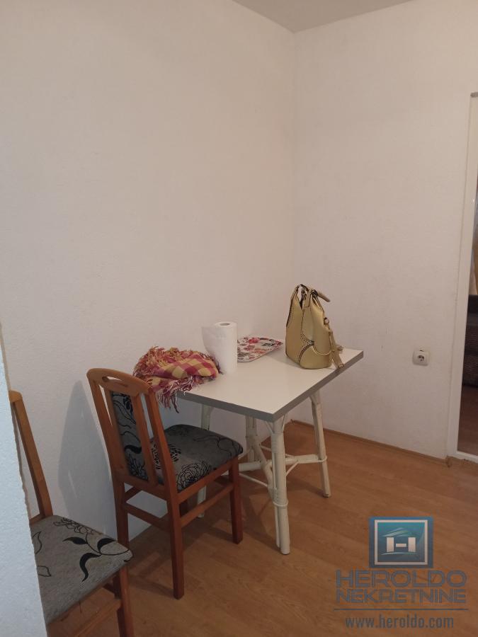 Na prodaju spratna kuća u Ćupriji 12