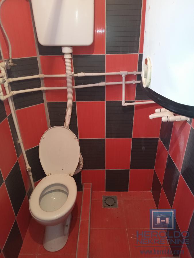 Na prodaju spratna kuća u Ćupriji 17