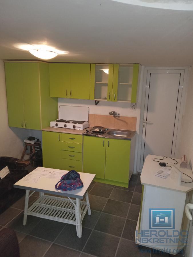 Na prodaju spratna kuća u Ćupriji 10