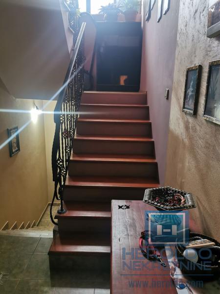 Na prodaju stambeno-poslovna zgrada 3