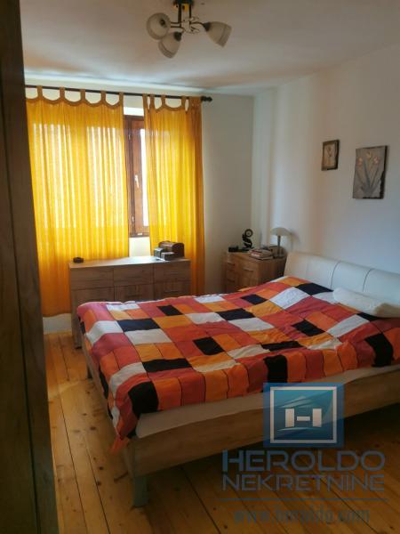 Na prodaju stambeno-poslovna zgrada 5