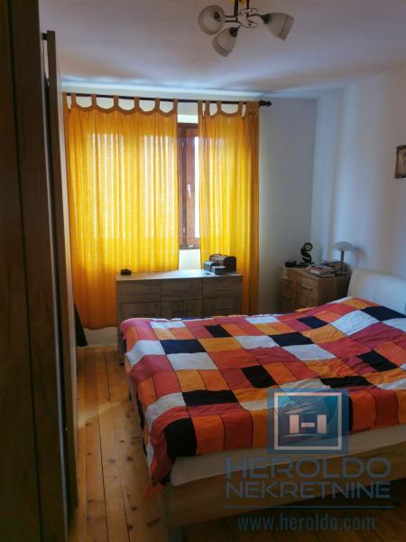 Na prodaju stambeno-poslovna zgrada 14