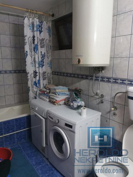 Na prodaju stambeno-poslovna zgrada 6