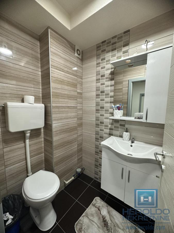 Na prodaju trosoban stan u Ćupriji 13