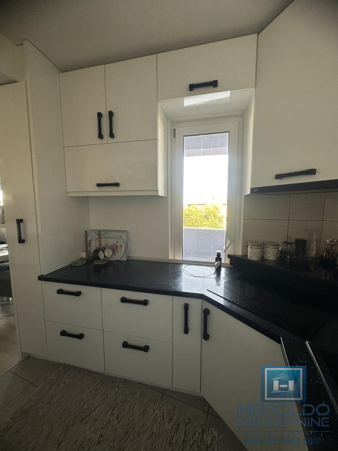 Na prodaju trosoban stan u Ćupriji 6