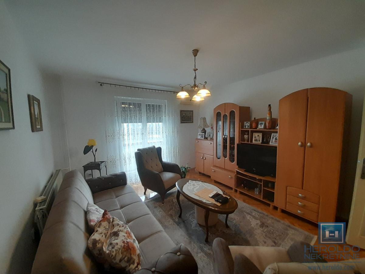 Na prodaju trosoban stan u Ćupriji 2