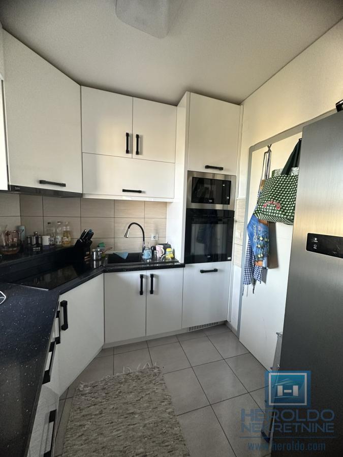 Na prodaju trosoban stan u Ćupriji 4